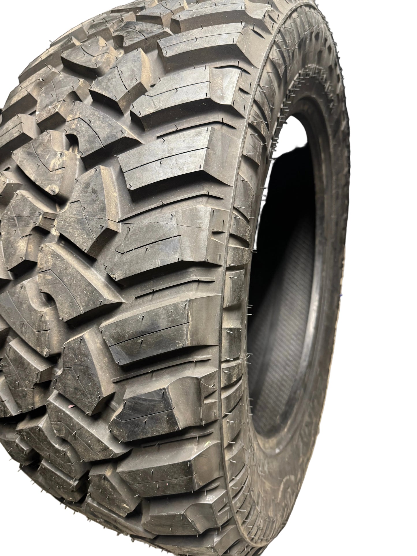 NOS FURY COUNTRY HUNTER M/T II BSW LT 40 15.5 24 128P 12PLY MUD TERRAIN TIRE FCHIIF40155024A