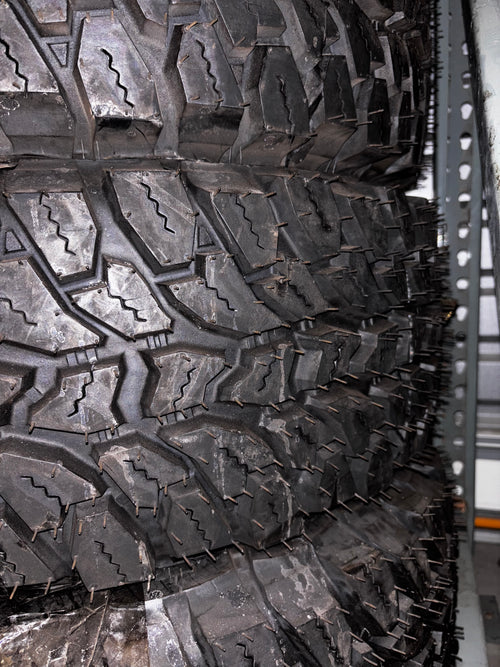 (TODO) TREADWRIGHT MUD LORD MT LT 285 70 17 121/118R LRE 10 PLY ML2817E