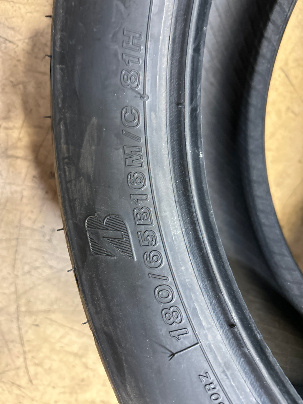 BRIDGESTONE BATTLECRUISE H50R 180 65 16 81H REAR MOTORCYCLE TIRE 8819