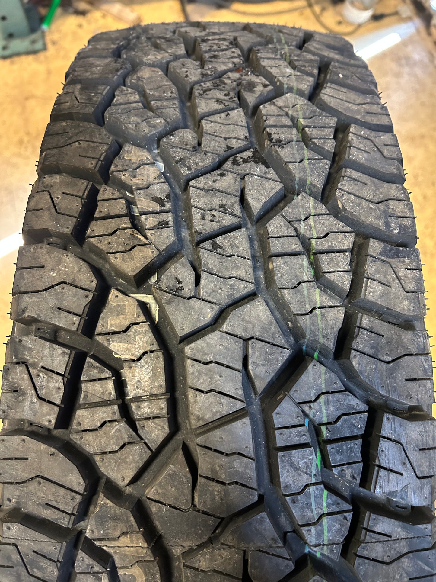 KUMHO ROAD VENTURE AT52 LT 245 75 16 120/116S 10PLY ALL TERRAIN TIRE 2283793