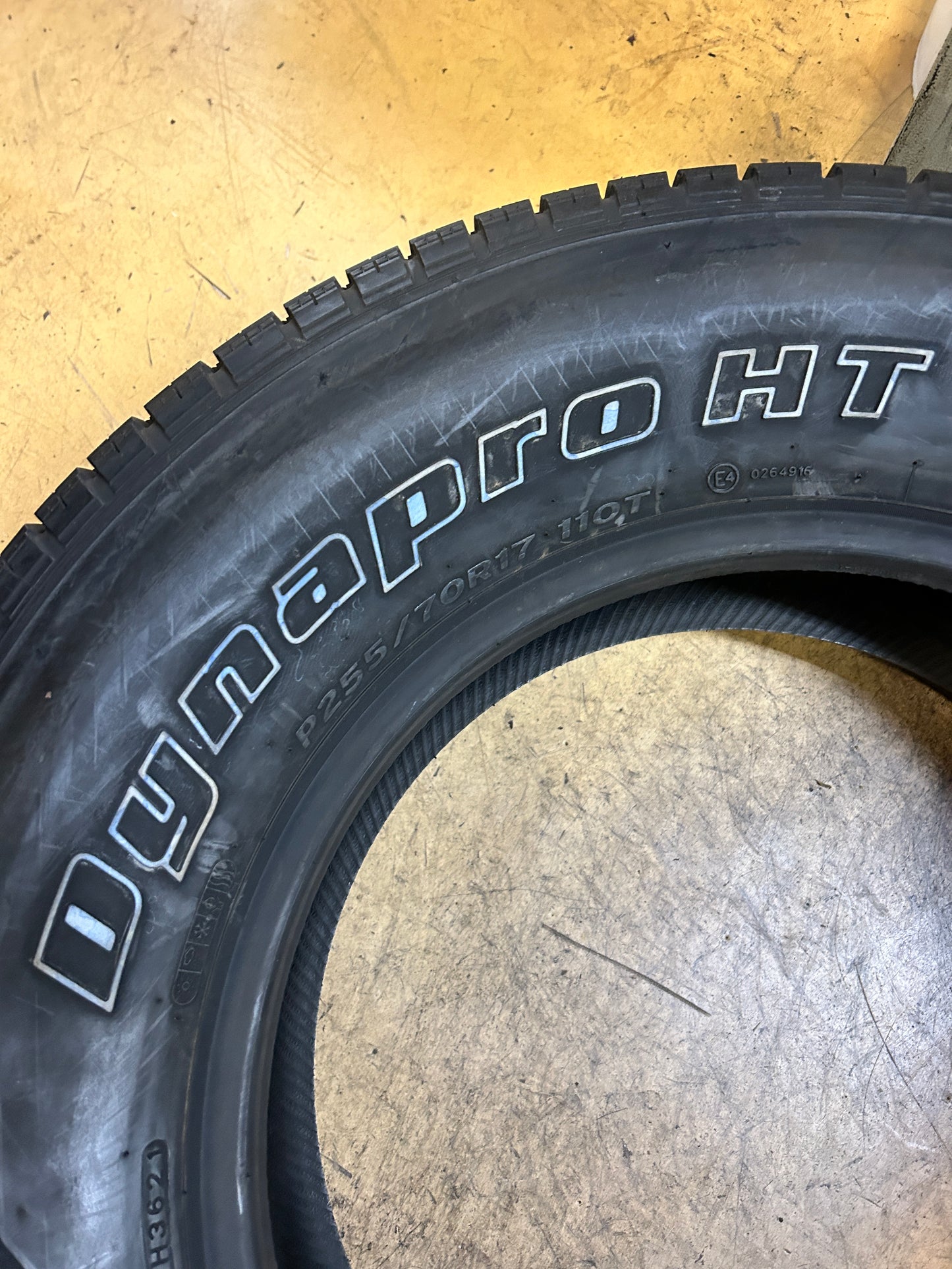 NOS HANKOOK DYNAPRO HT OWL P 255 70 17 110T ALL SEASON TIRE 1011346
