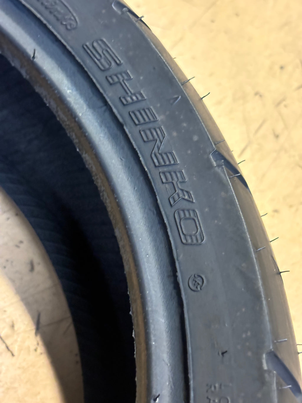 SHINKO R003RR STEALTH BSW 190 50 17 73W REAR MOTORCYCLE TIRE 87-4008