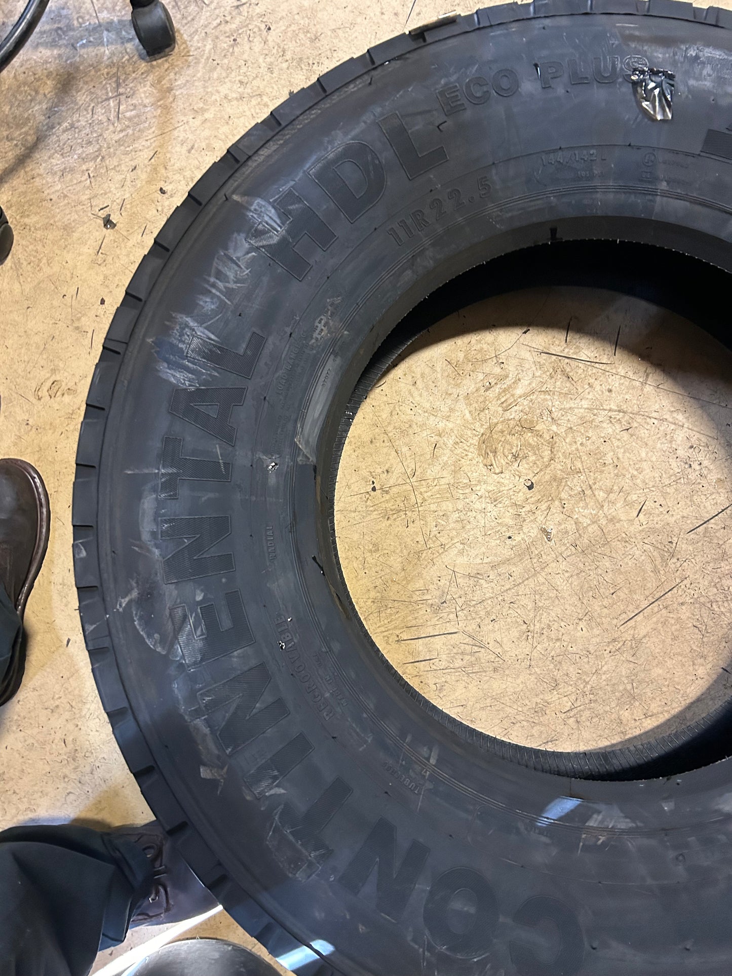 CONTINENTAL HDL ECO PLUS BSW 11 22.5 144/142L 14PLY DRIVE TIRE 05211100000