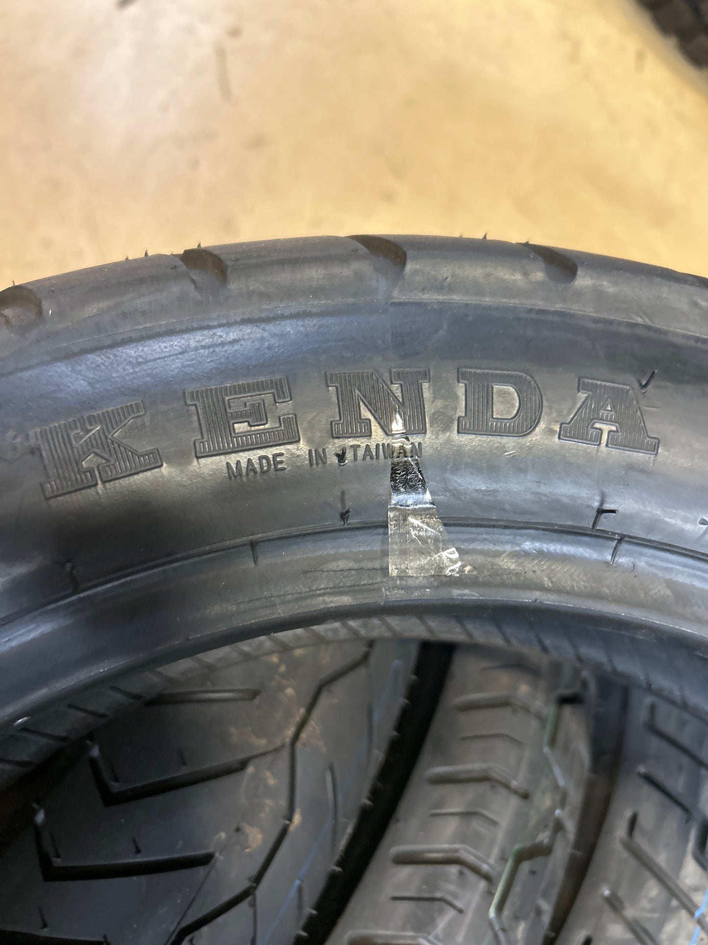 KENDA K671 CRUISER S/T BSW TL 130 90 16 74H REAR MOTORCYCLE TIRE 046711614C1