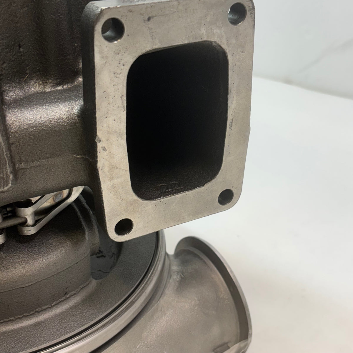 REMANUFATURED CUMMINS TURBOCHARGER HX60W 4955815RX