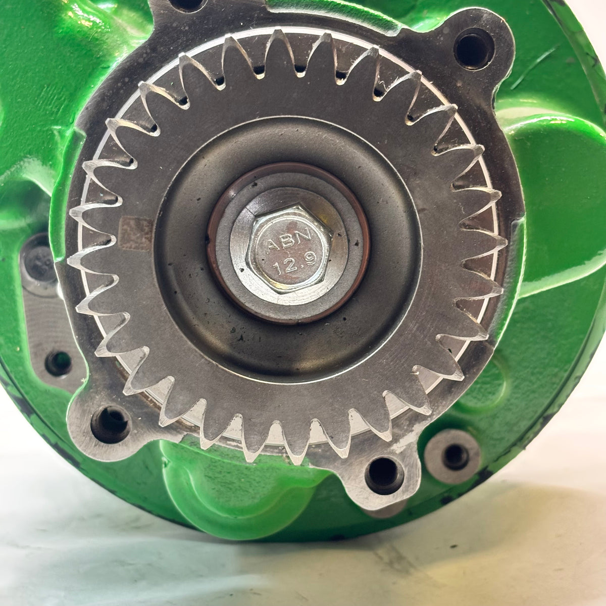 JOHN DEERE ENGINE FAN DRIVE RE578435