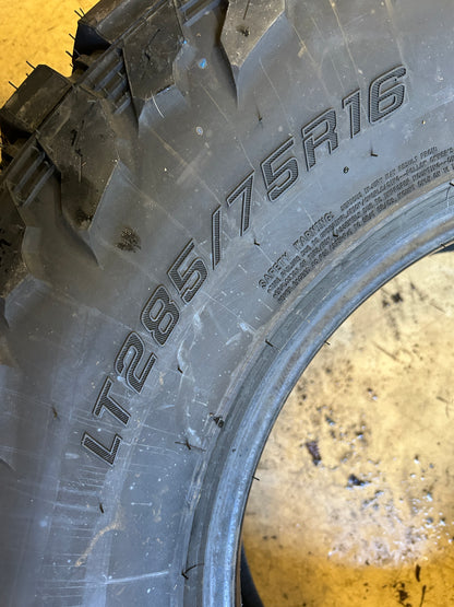 LANDSPIDER WILDTRAXX M/T BSW LT 285 75 16 126/123Q 10PLY MUD TIRE EMT005