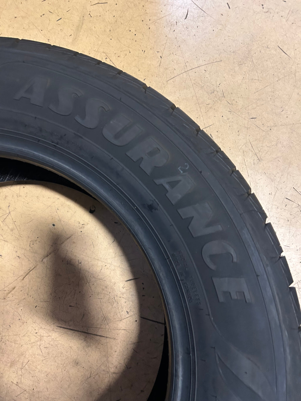 GOODYEAR ASSURANCE COMFORTDRIVE BSW P 245 60 18 105V  ALL SEASON TIRE 413012582