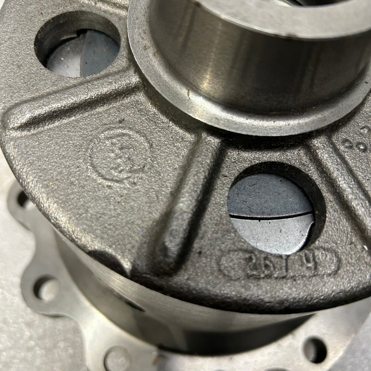 AAM 2019+ DODGE RAM 3500 30-SPILINE LIMITED SLIP REAR DIFFERENTIAL