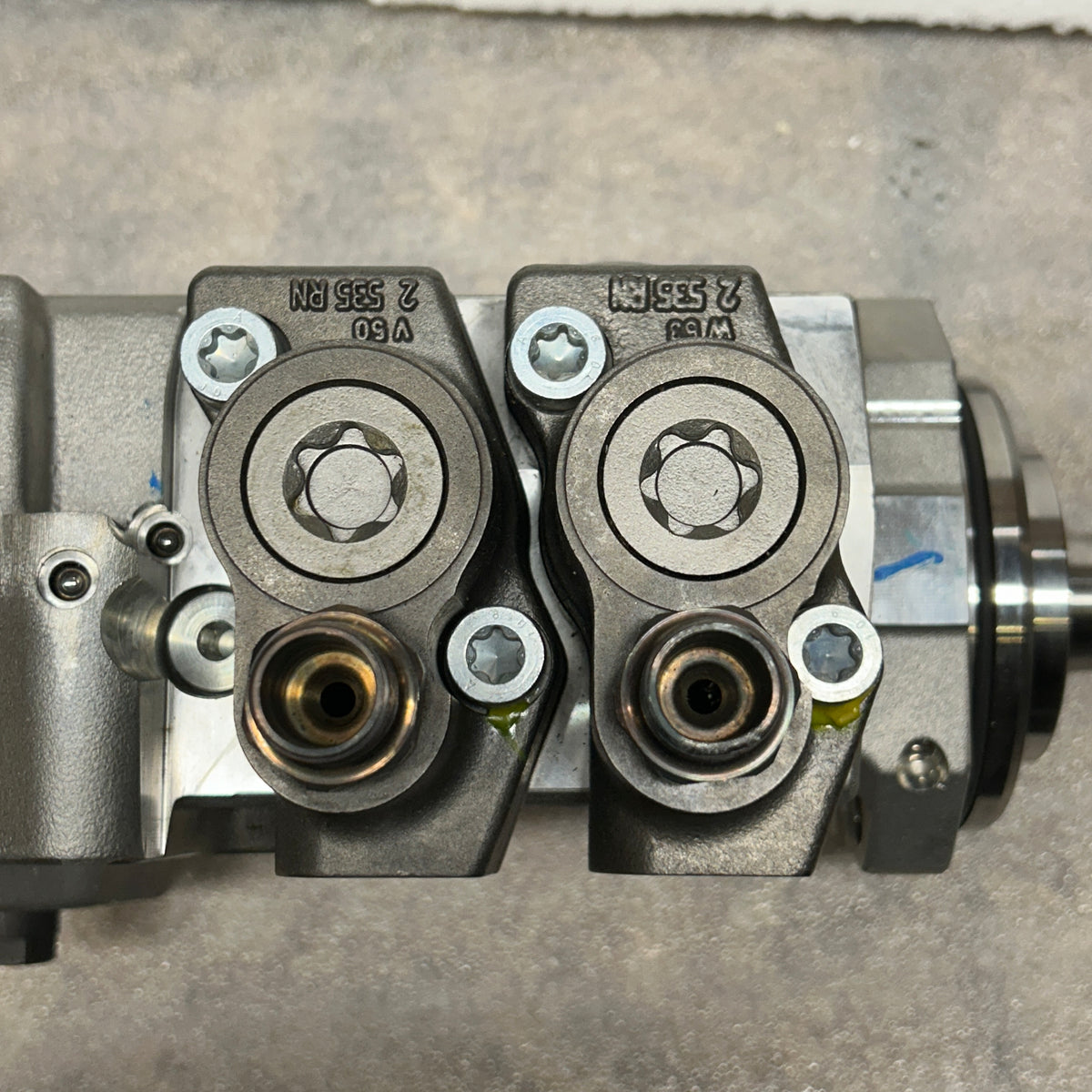 REMAN. GENUINE DETROIT DIESEL HIGH PRESSURE FUEL PUMP RA4720900850
