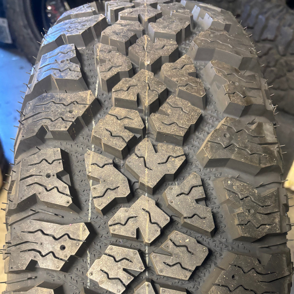 NOS DELIUM TERRA RAIDER A/T KU-257 BSW LT 275 65 20 126123Q 10PLY ALL TERRAIN TIRE D267625