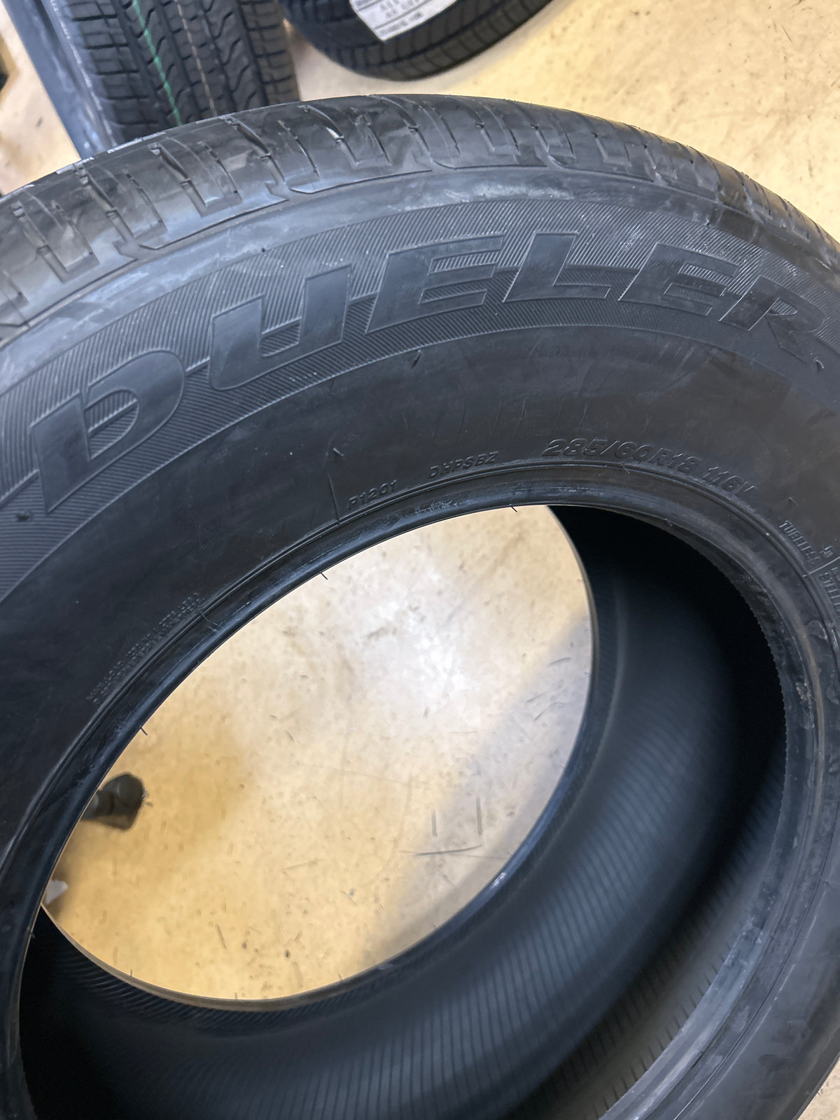 NOS 2 BRIDGESTONE DUELER HP SPORT BSW P 285 60 18 116V SUMMER TIRE 003837