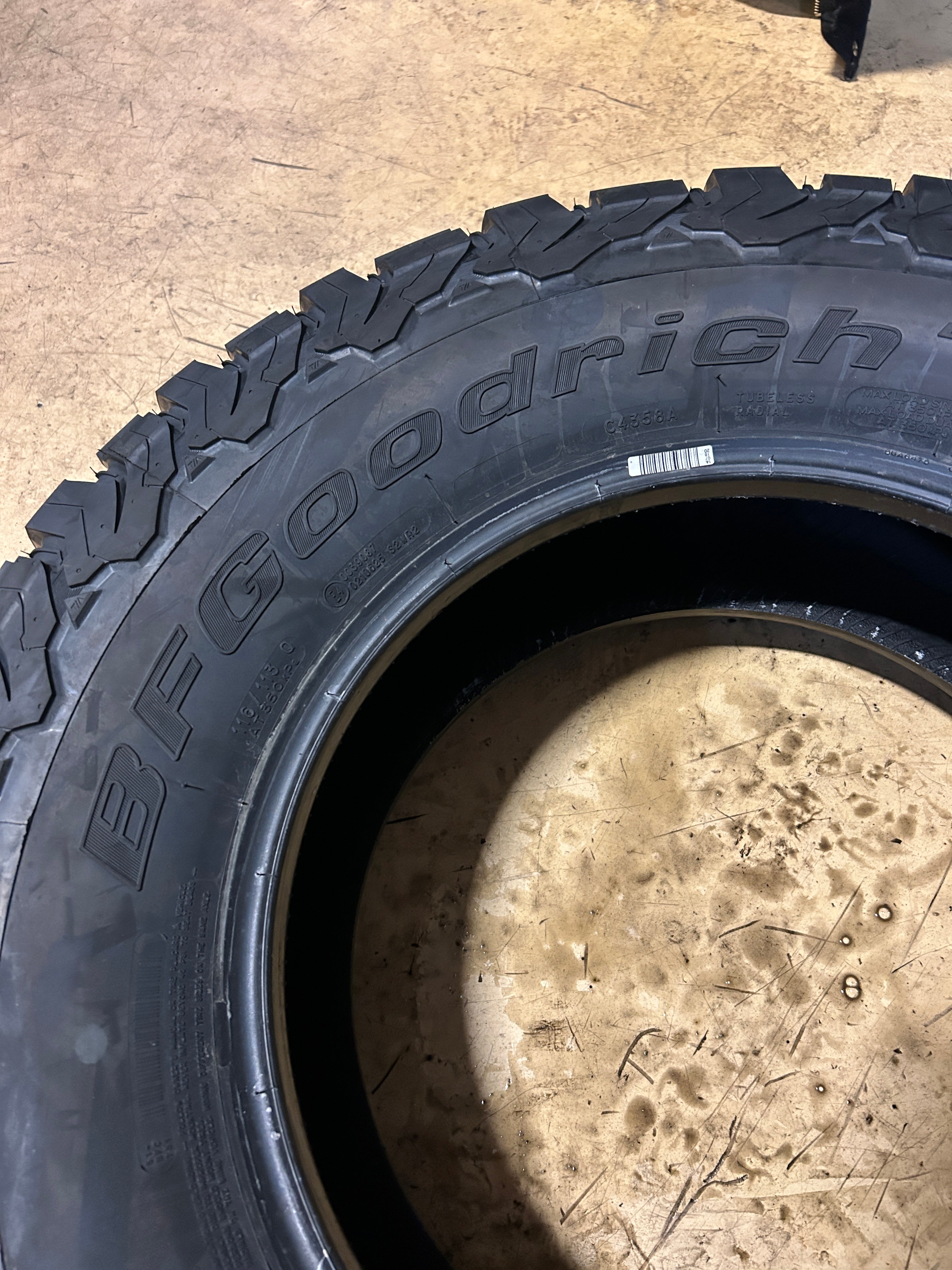 DTO BFGOODRICH ALL-TERRAIN T/A KO2 BSW LT 285 70 17 116/113Q 6PLY TIRE 81501