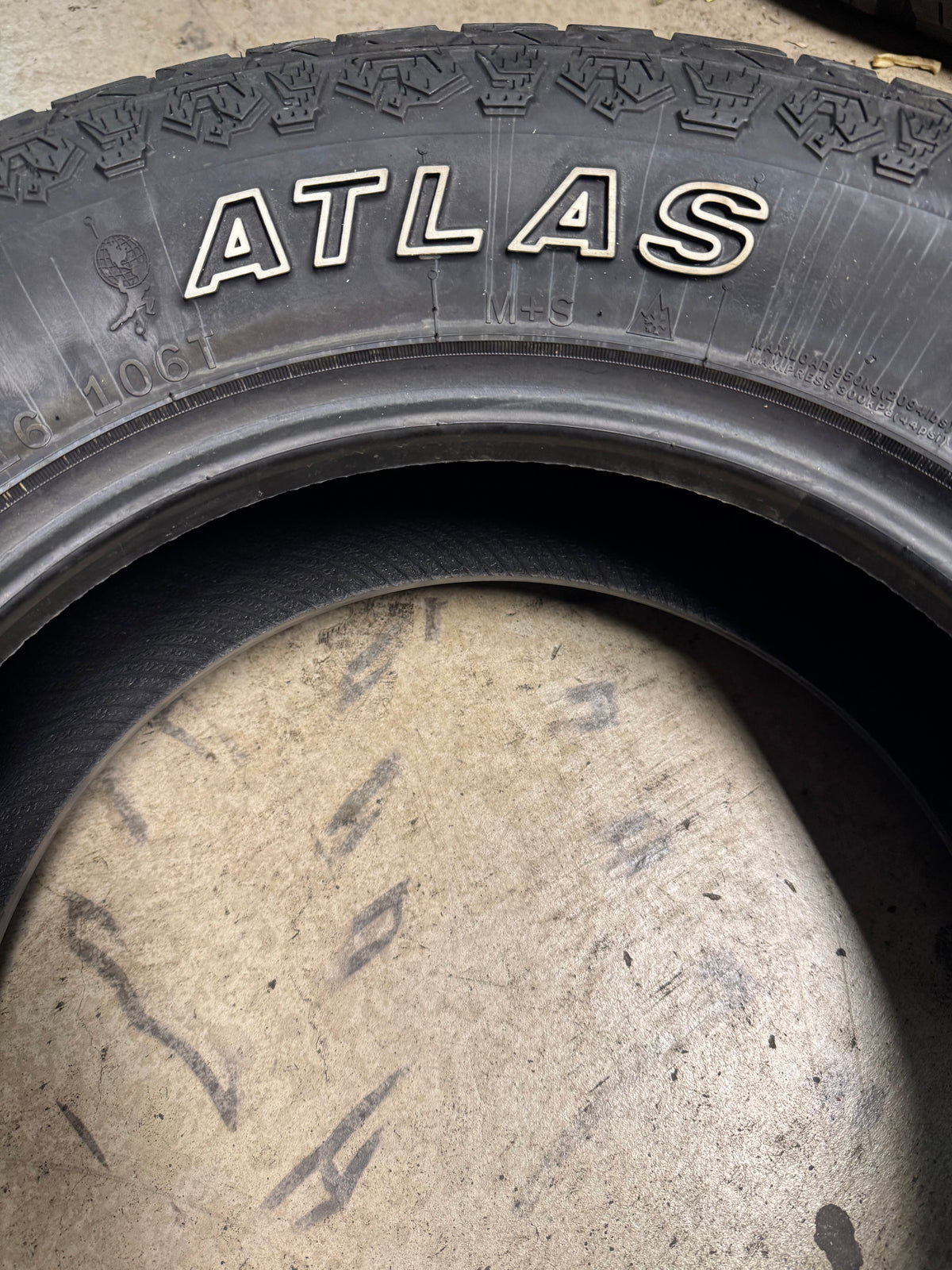 4 ATLAS PARALLER A/T OWL P 235 70 16 106T ALL TERRAIN TIRE 221023952