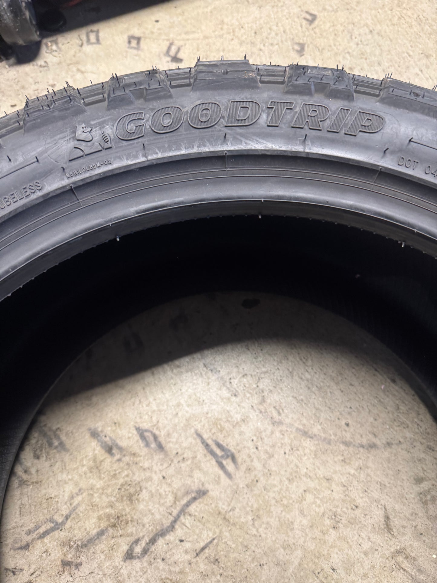 NOS GOODTRIP GS-67 M/T BSW LT 33 12.5 22 114Q 12PLY MUD TERRAIN TIRE LDLB9MC