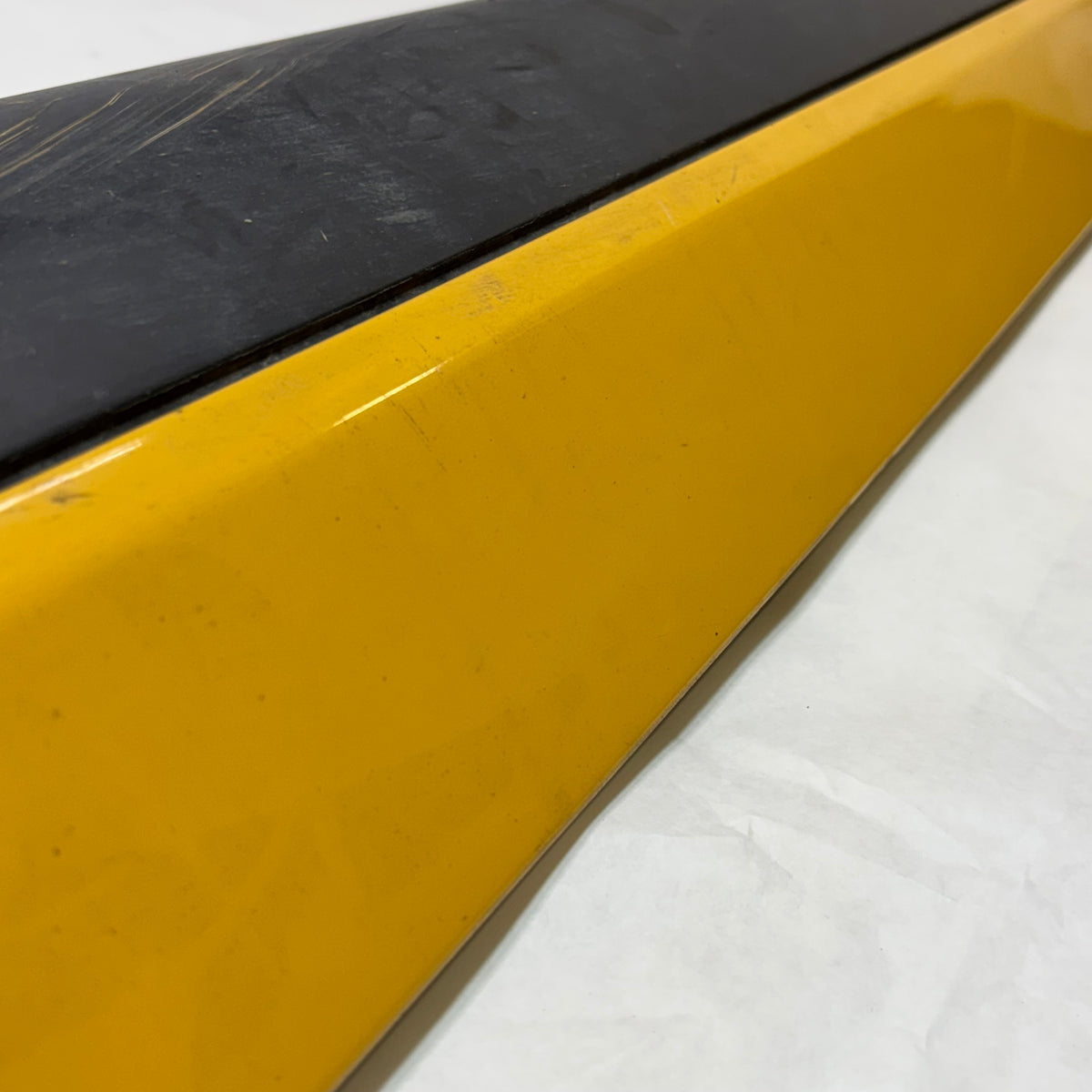 GENUINE PORSCHE RH ROCKER PANEL SPEED YELLOW 964 89-93