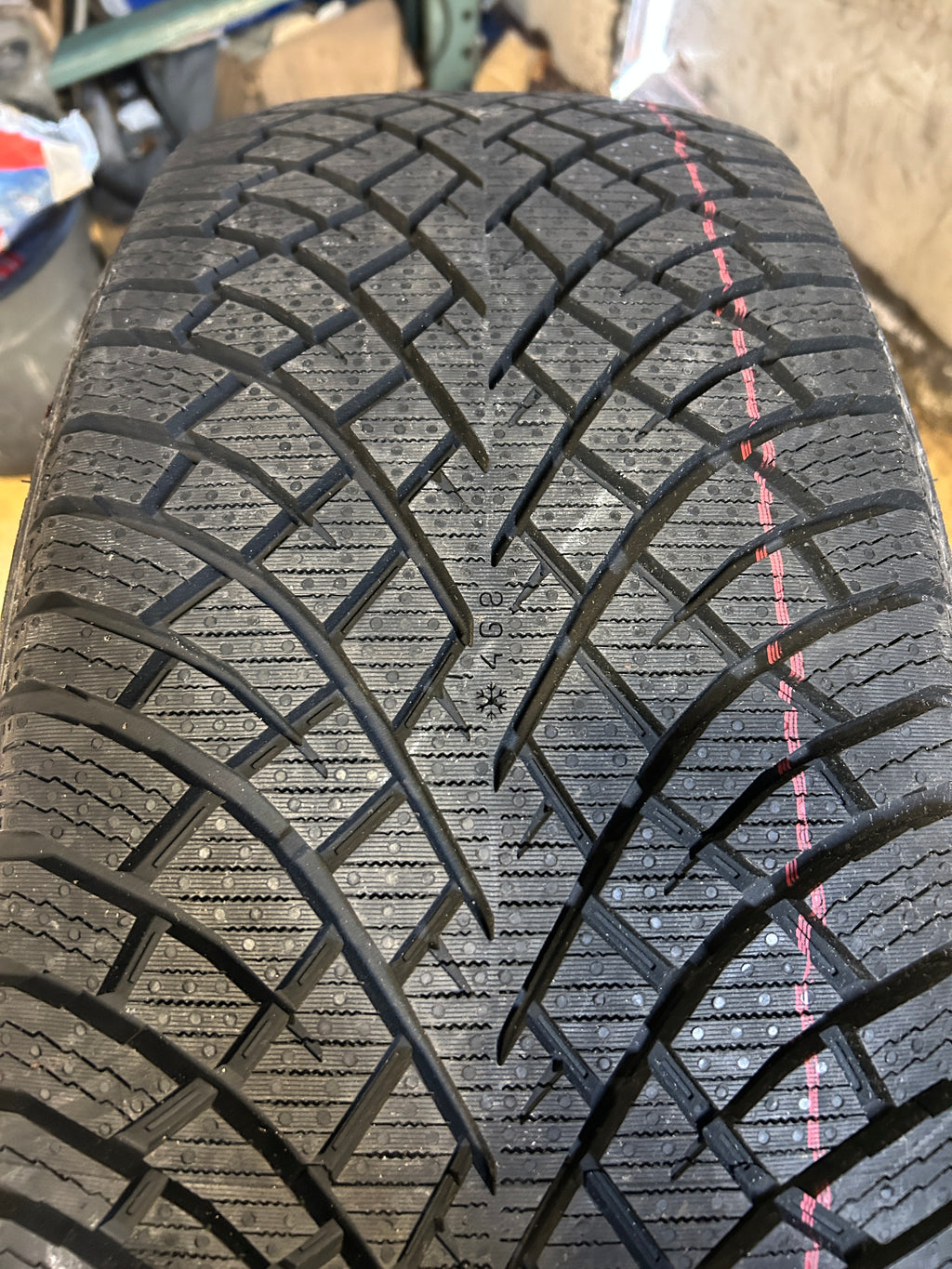 NOKIAN HAKKAPELIITTA R5 SUV BSW P 265 65 17 116R XL WINTER TIRE T432206
