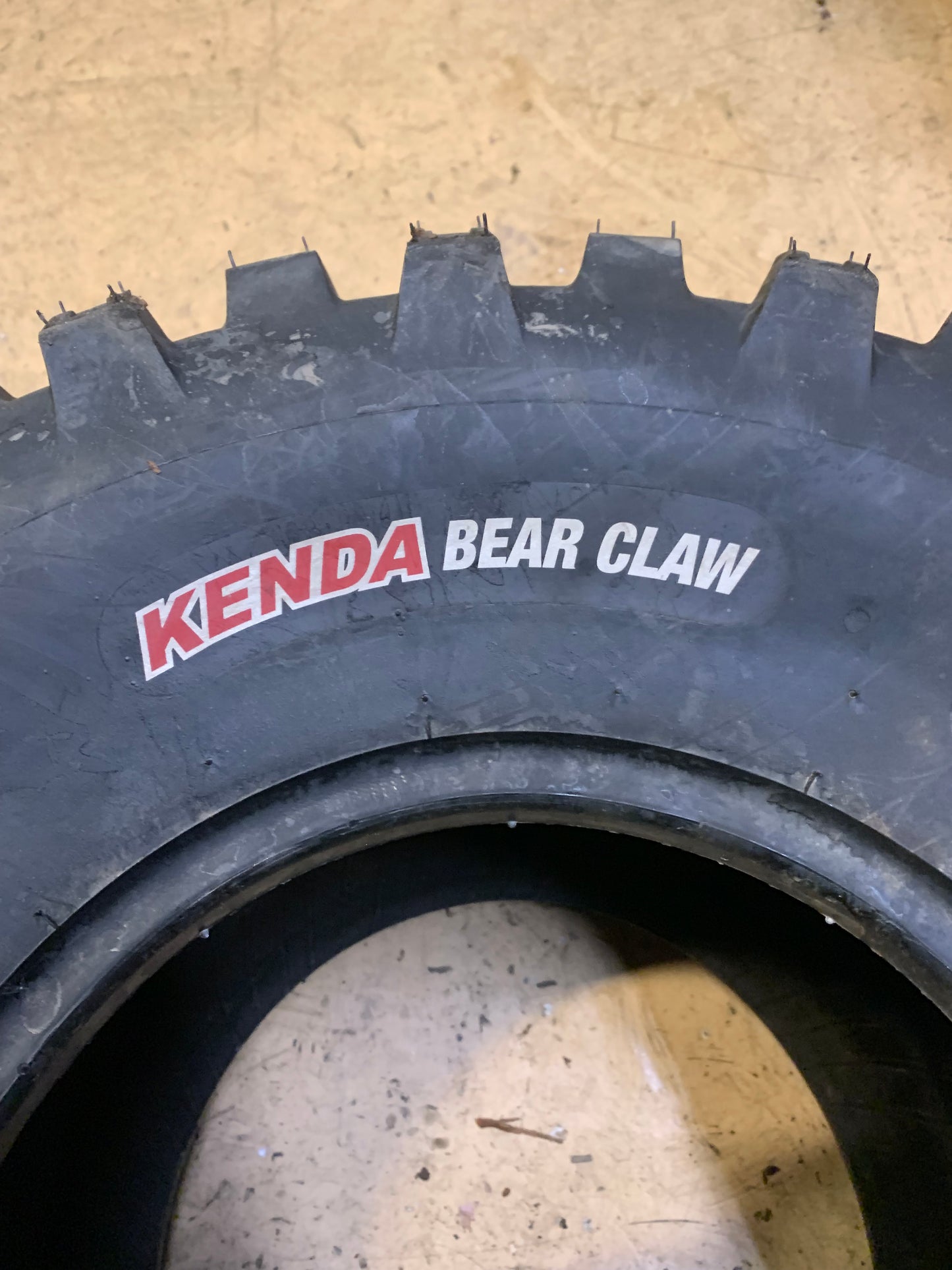 KENDA BEAR CLAW BSW AT 24 11 10 6PLY ATV/UTV TIRE 082991089C1