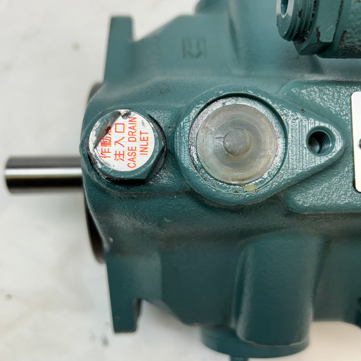 DAIKIN INDUSTRIES V SERIES PISTON PUMP DE2015