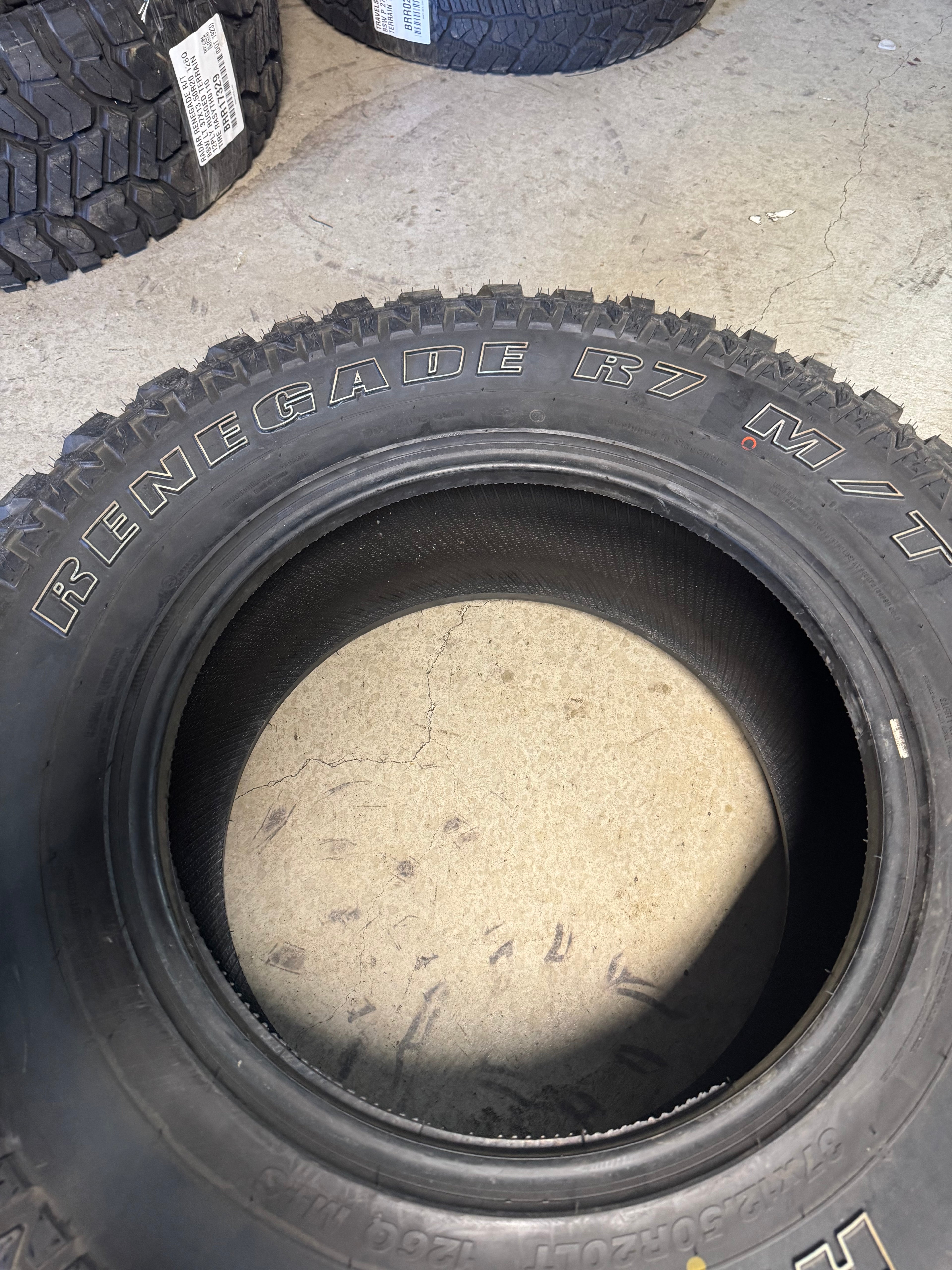 NOS RADAR RENEGADE R7 M/T OWL LT 37 12.5 20 126Q 10PLY MUD TERRAIN TIRE RZD0083