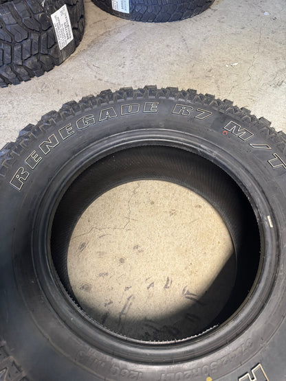 NOS RADAR RENEGADE R7 M/T OWL LT 37 12.5 20 126Q 10PLY MUD TERRAIN TIRE RZD0083