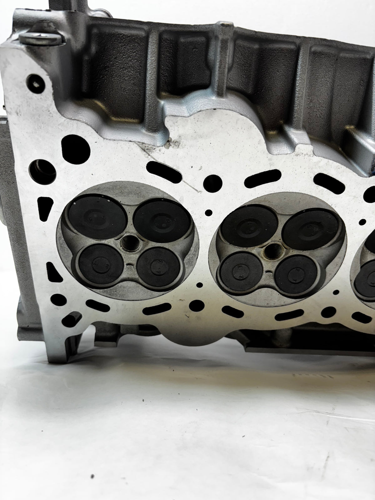 REMANUFACTURED FOR TOYOTA 2.7 2TR DOHC DUAL VVTI CYLINDER HEAD G289065