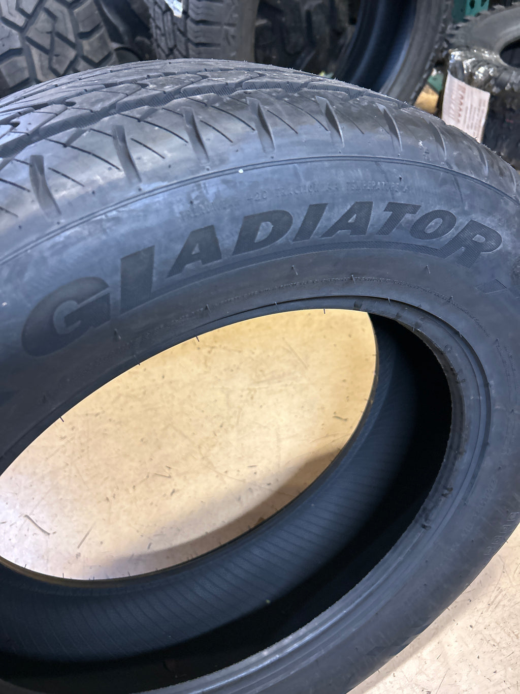 GLADIATOR XCOMP H/P AS1 BSW P275 55 20 117V XL ALL SEASON TIRE 1801000557