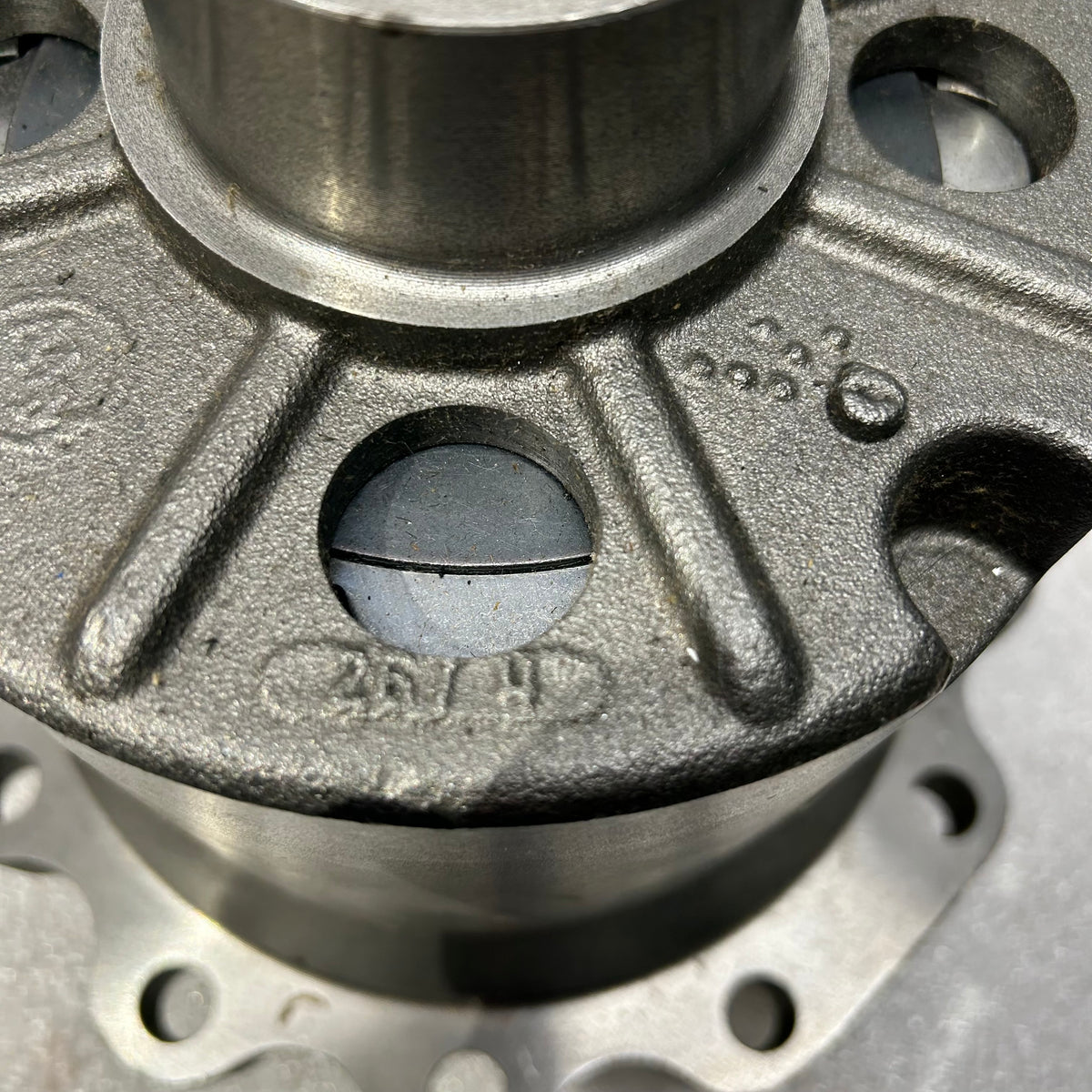 AAM 2019+ DODGE RAM 3500 30-SPILINE LIMITED SLIP REAR DIFFERENTIAL