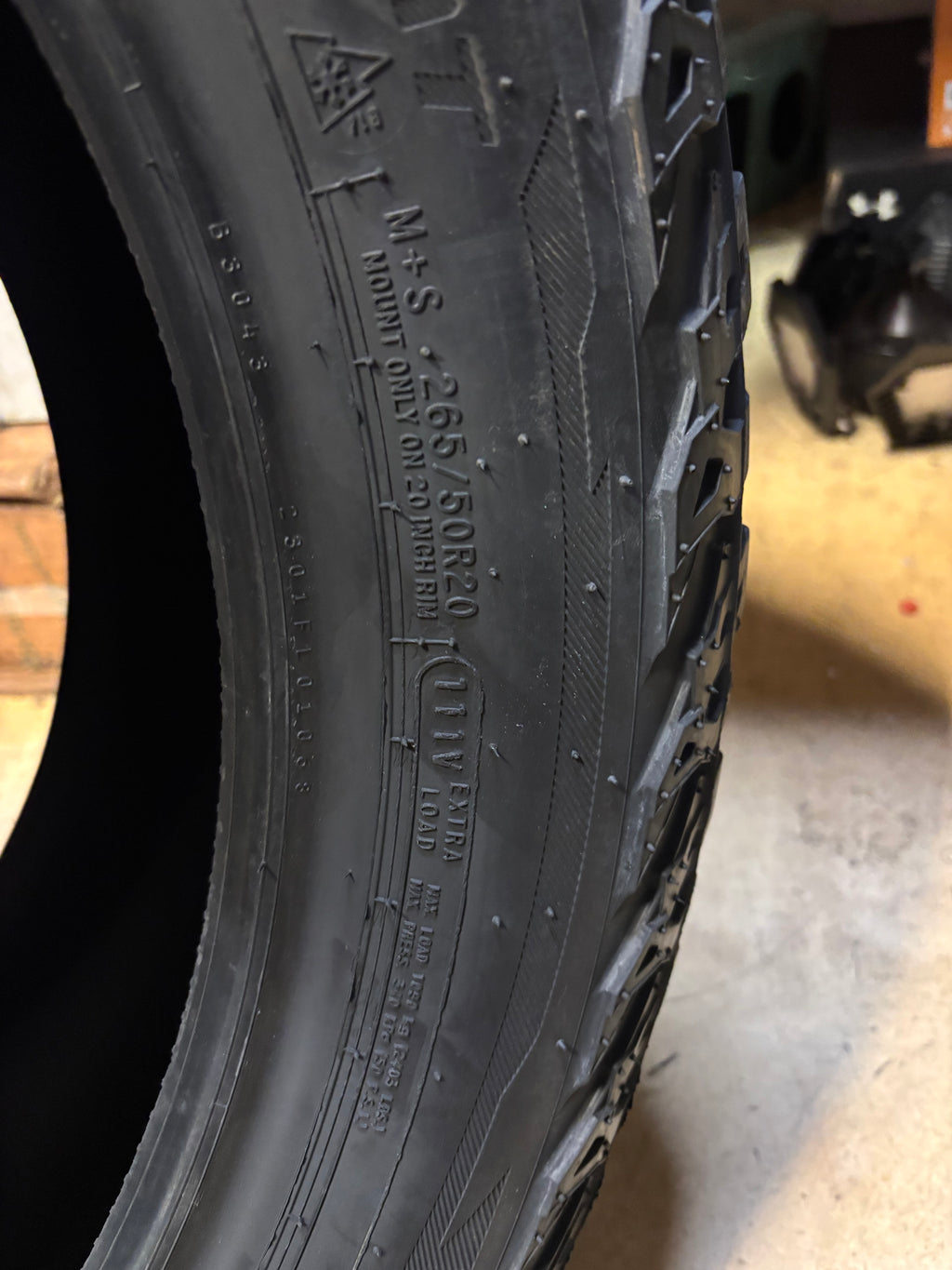COOPER DISCOVERER ROAD + TRAIL P 265 50 20 111V XL ALL TERRAIN TIRE 171285049