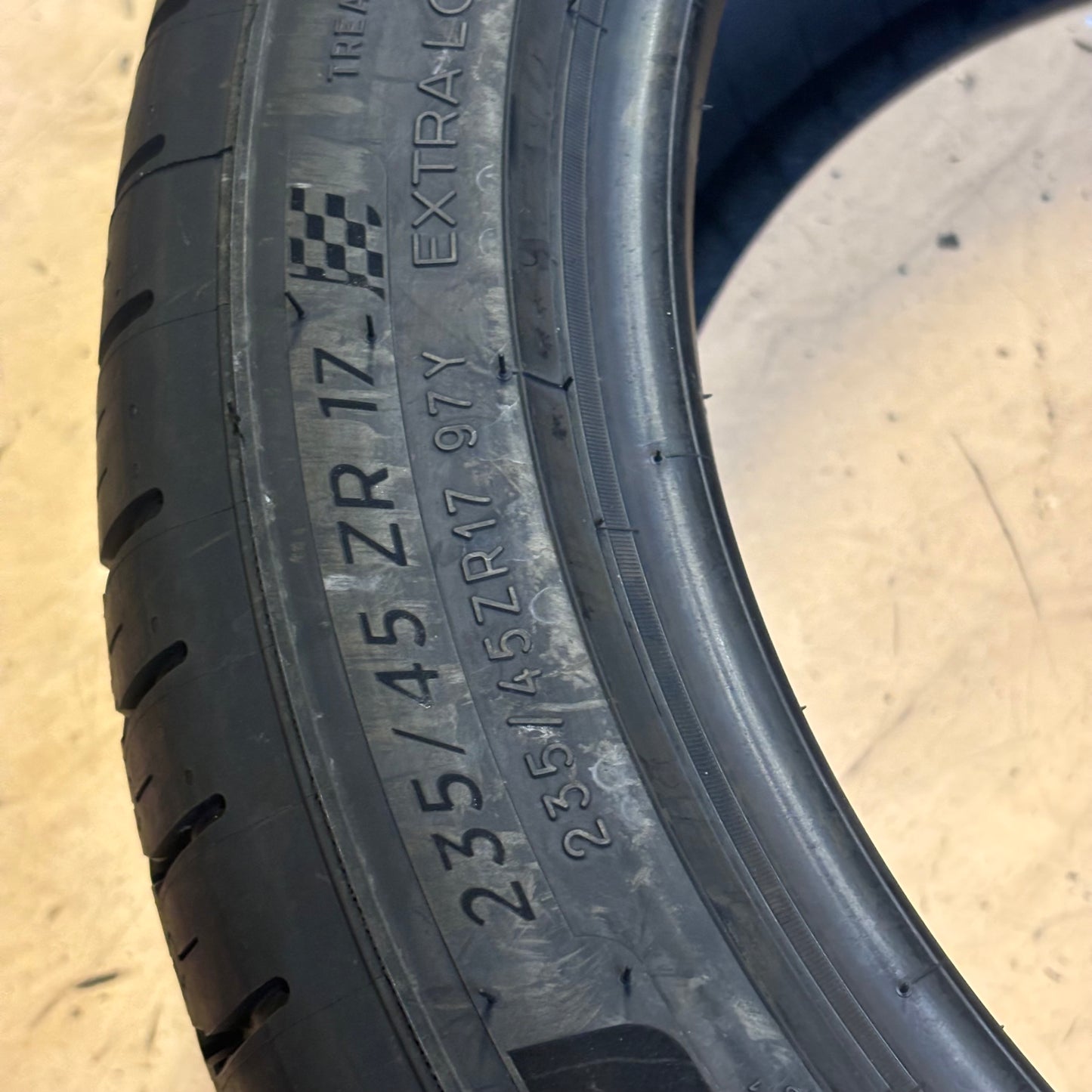 MICHELIN PILOT SPORT ALL SEASON 4 BSW P 235 45 17 97Y XL UHP TIRE 35124