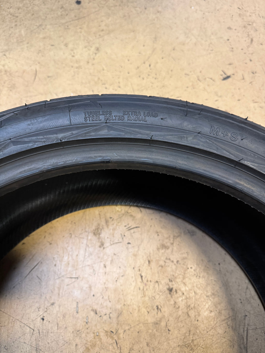 NITTO NT420V BSW P 285 35 22 106W XL ALL SEASON TIRE 206760