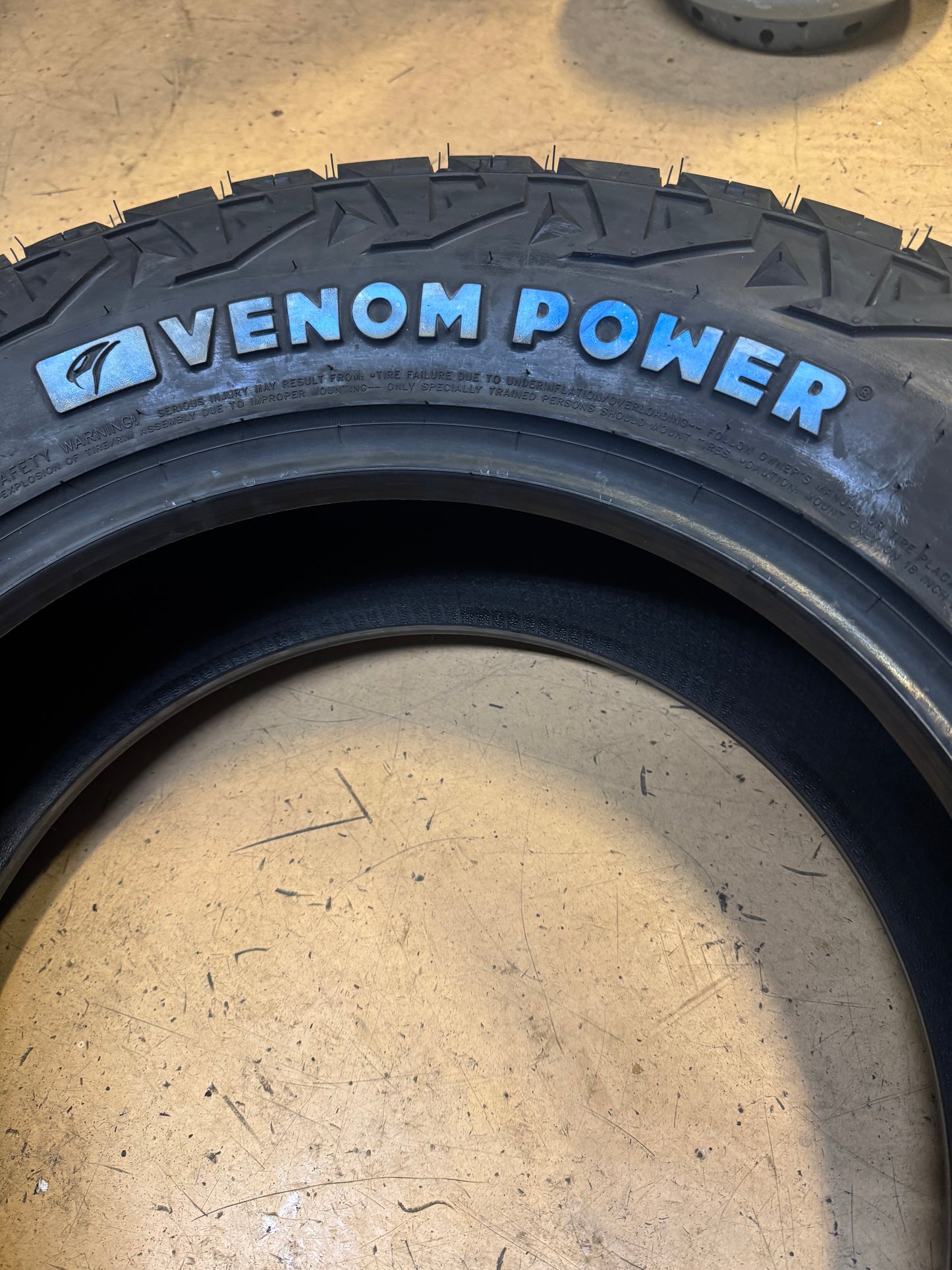 VENOM POWER TERRA HUNTER X/T 2 RWL P 265 65 18 116T XL RUGGED TERRAIN TIRE VPXT208R