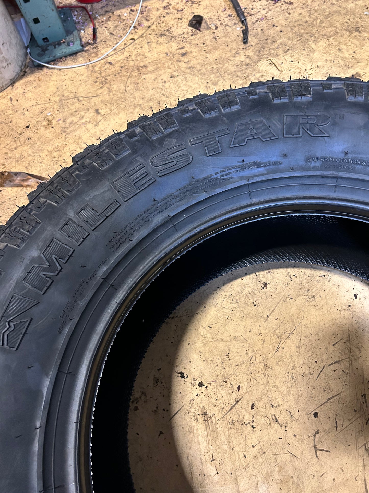 NOS MILESTAR PATAGONIA X/T BSW LT 285 65 18 125/122S 10PLY RUGGED TIRE 22799002