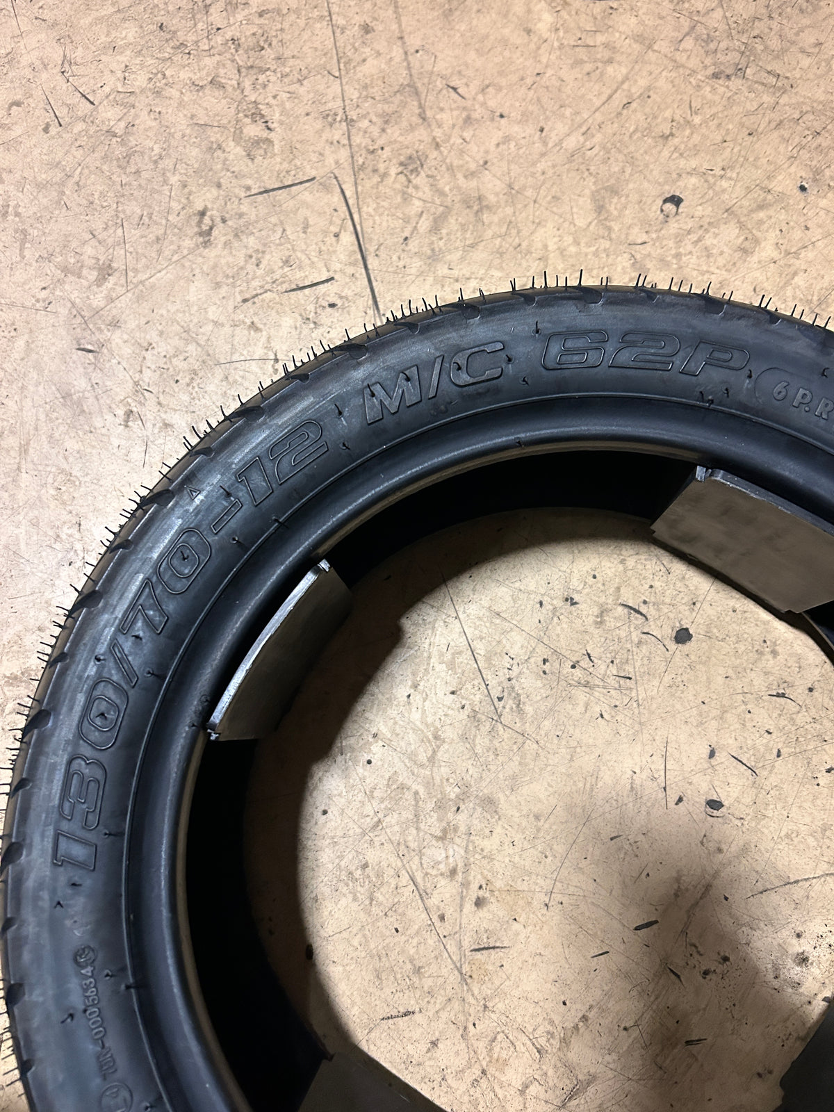 SHINKO 723 BSW 130 70 12 62P REAR SCOOTER TIRE 874500