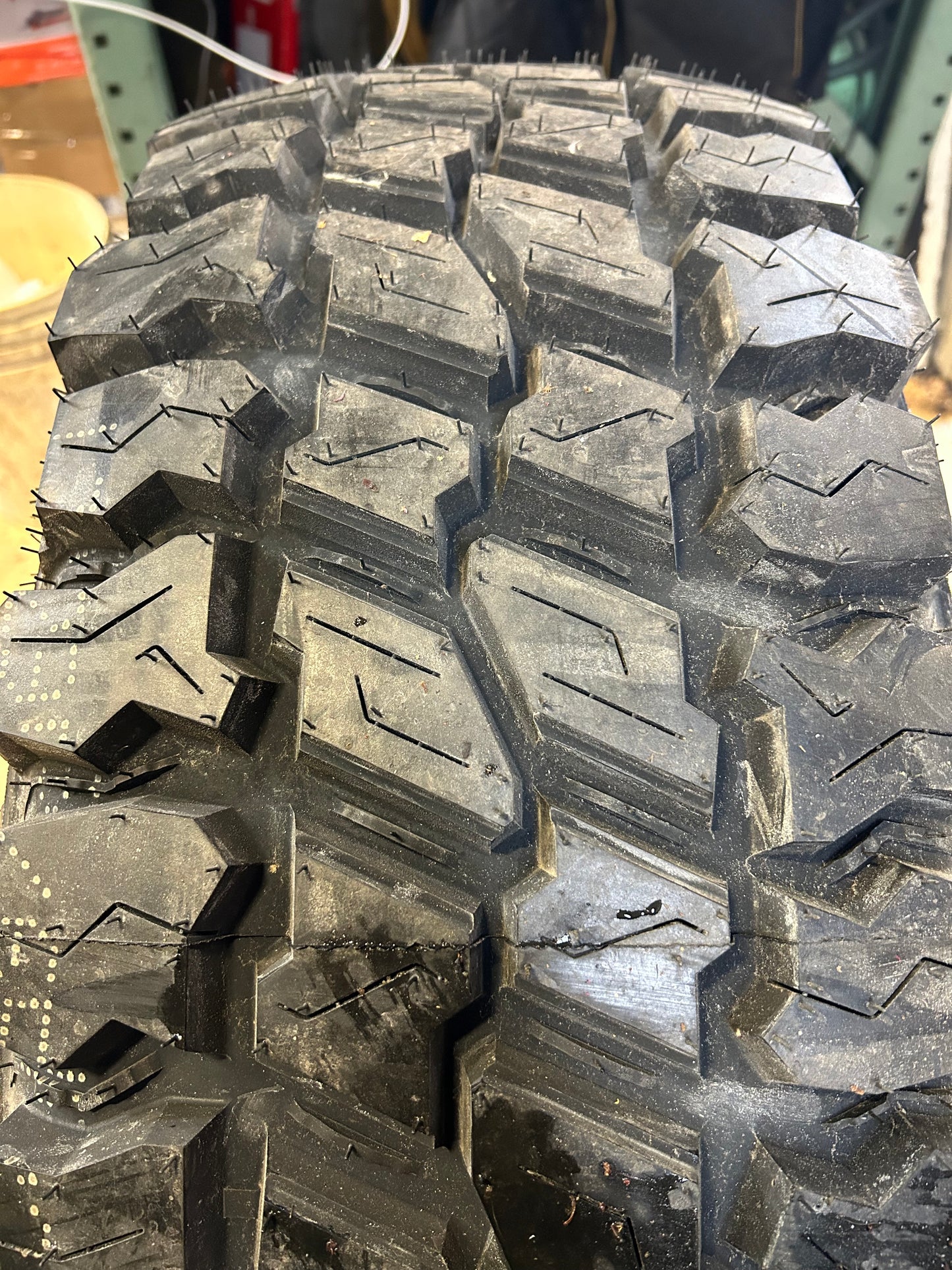 MUD CLAW COMP MTX BSW LT 295 65 20 129/126Q 10PLY MUD TIRE MTX42