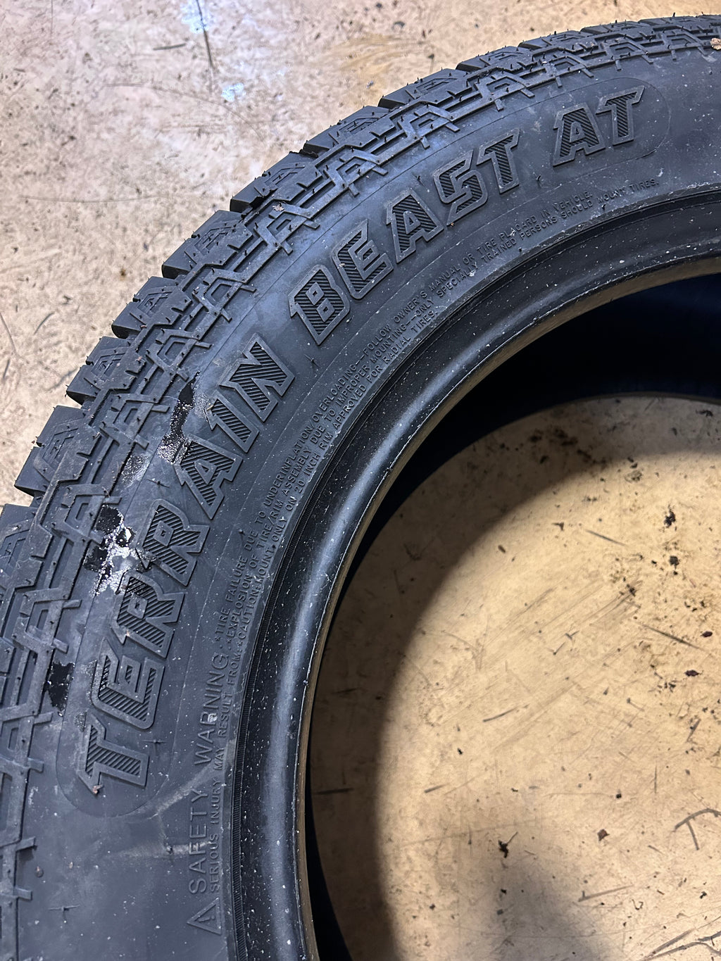 LEXANI TERRAIN BEAST AT BSW LT 265 60 20 121/118S 10PLY TIRE LXSTAT2060020
