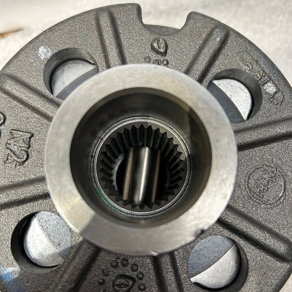 AAM 2019+ DODGE RAM 3500 30-SPILINE LIMITED SLIP REAR DIFFERENTIAL
