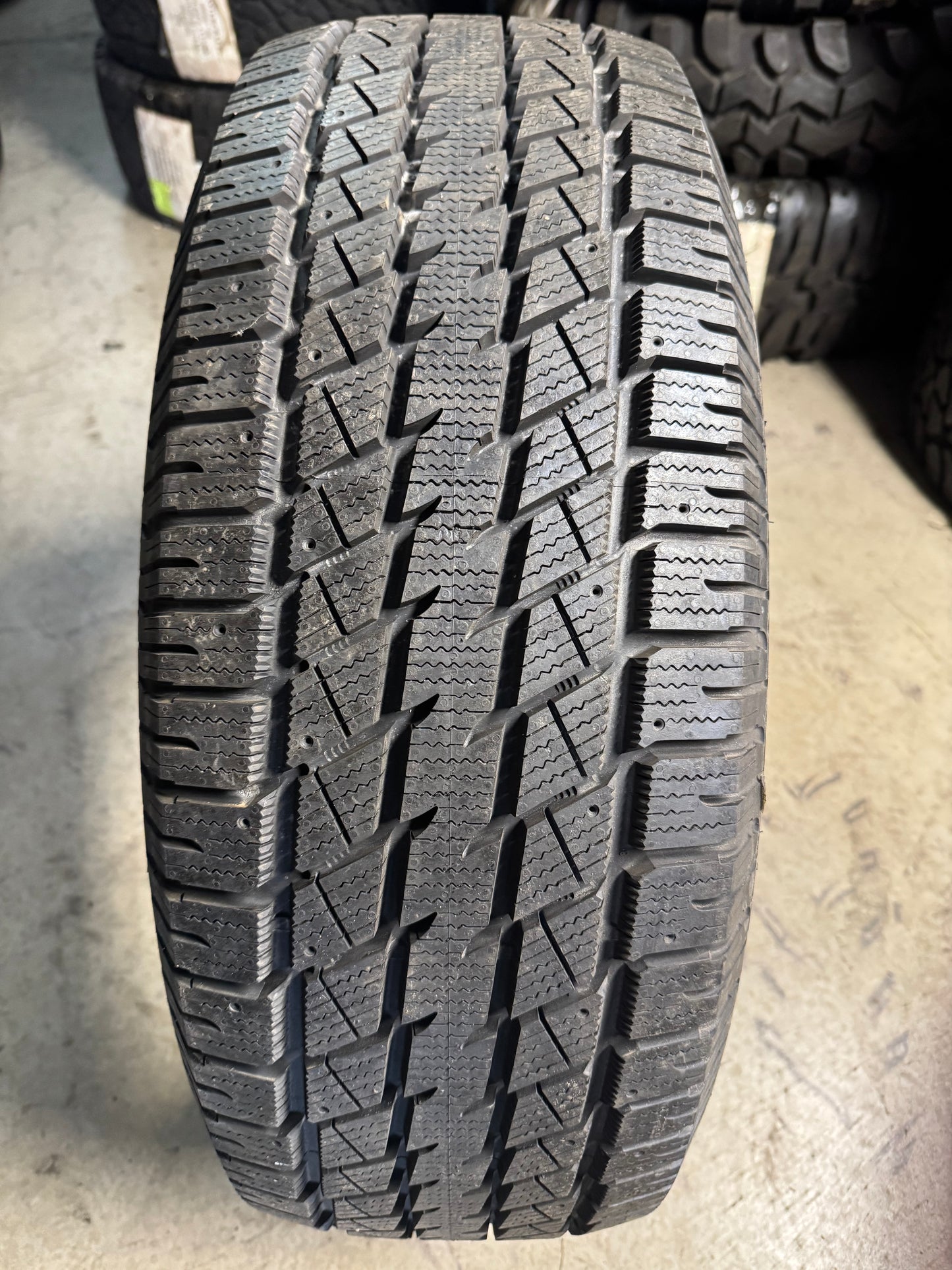 NOS MASTERCRAFT GLACIER MSR BSW P 275 60 20 115T WINTER TIRE 177117011