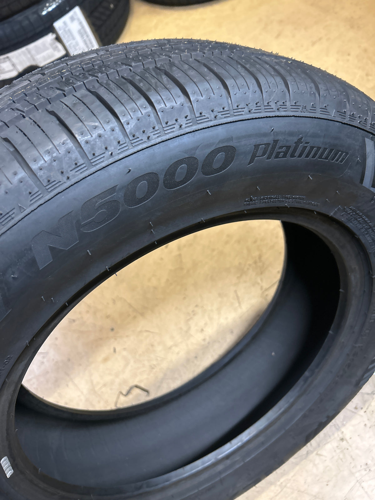 NOS 2 NEXEN N5000 PLATINUM BSW P 215 65 17 99H TOURING 18177NXK