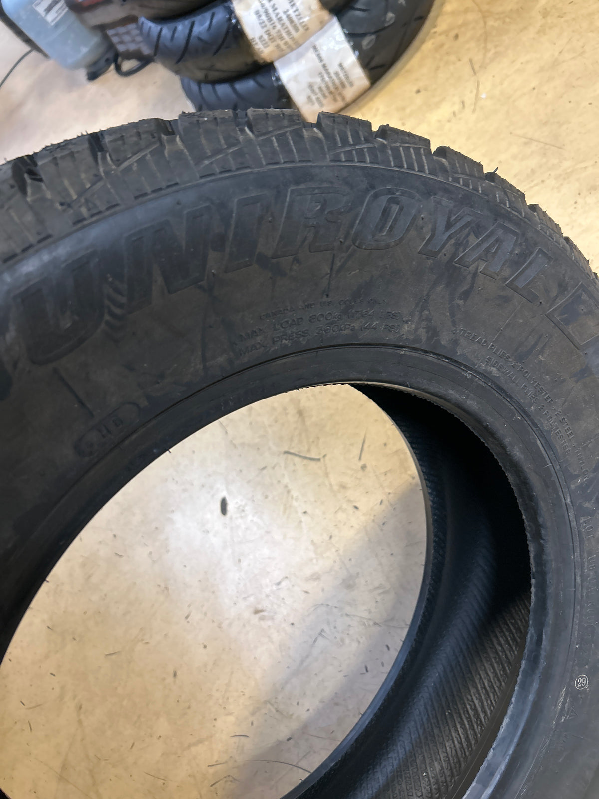 UNIROYAL TIGER PAW ICE/SNOW 3 BSW P 215 70 16 100T SL WINTER TIRE 09658