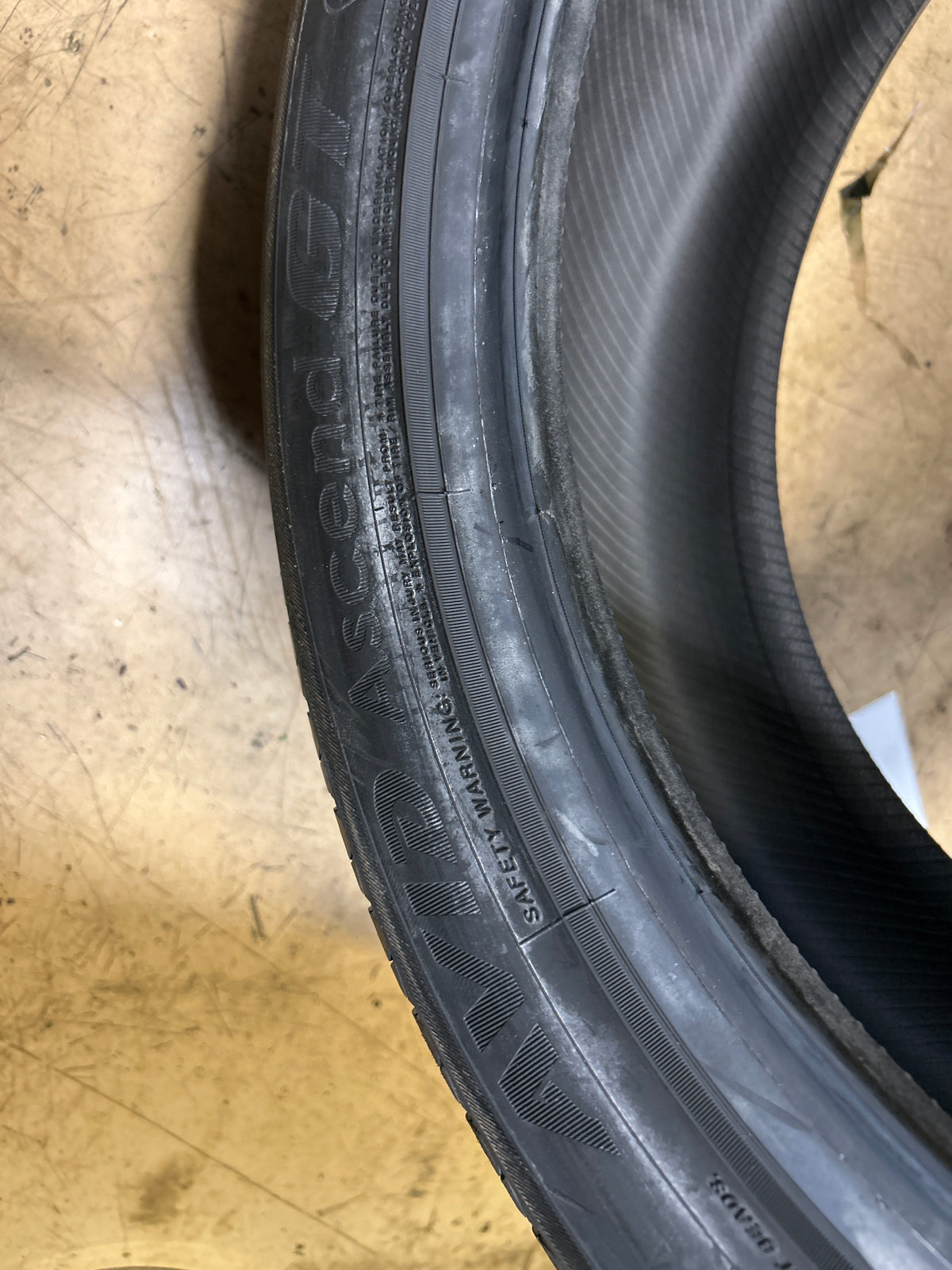 YOKOHAMA AVID ASCEND GT BSW P 235 45 19 99V XL ALL SEASON TIRE 110132745