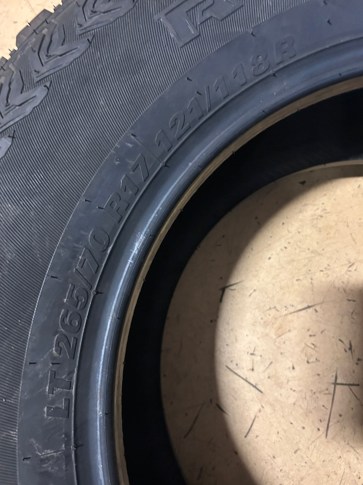 KUMHO ROAD VENTURE AT51 BSW LT 265 70 17 121/118R 10PLY ALL TERRAIN TIRE 2177723