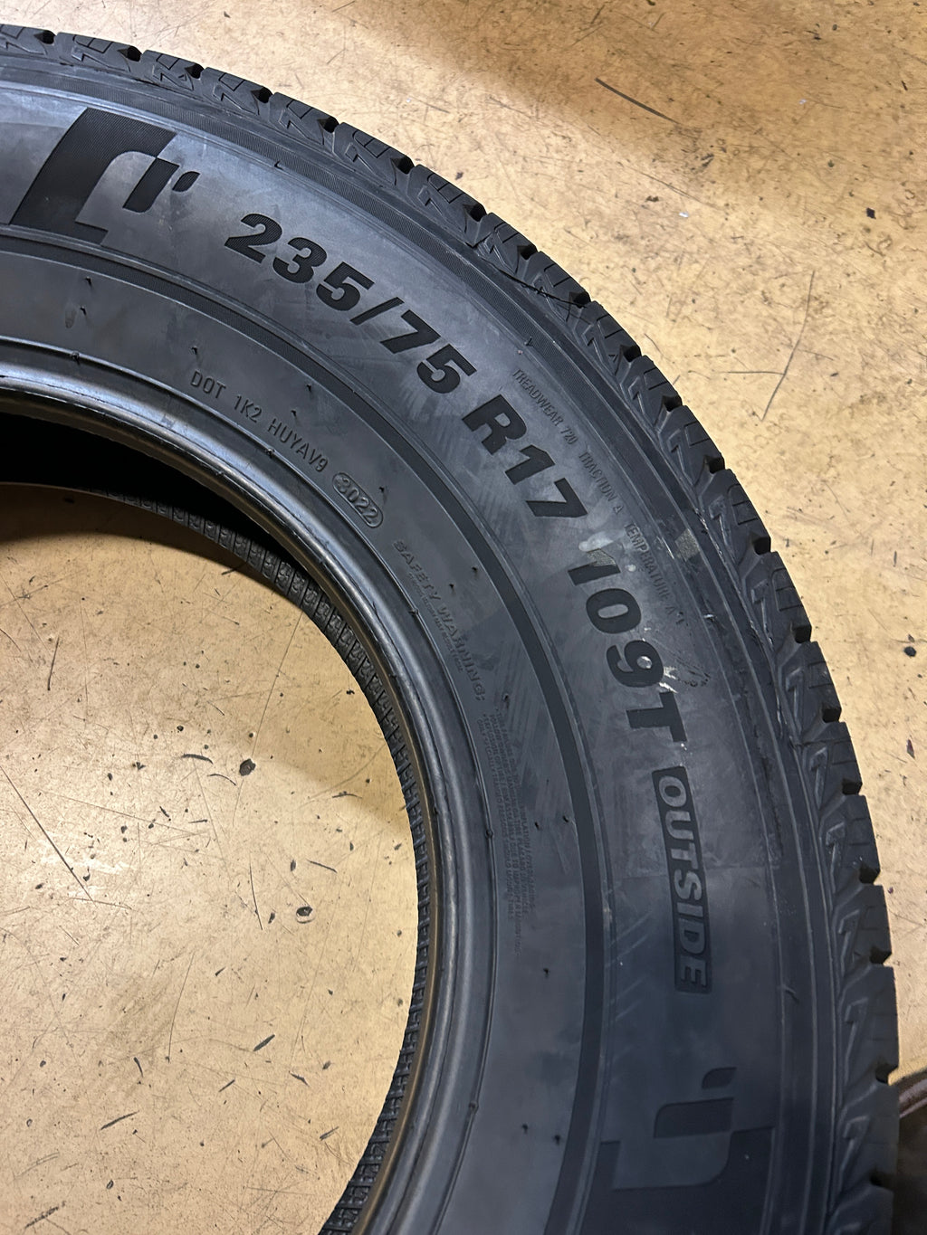 2 KUMHO CRUGEN HT51 BSW P 235 75 17 109T ALL SEASON TIRE 2231233
