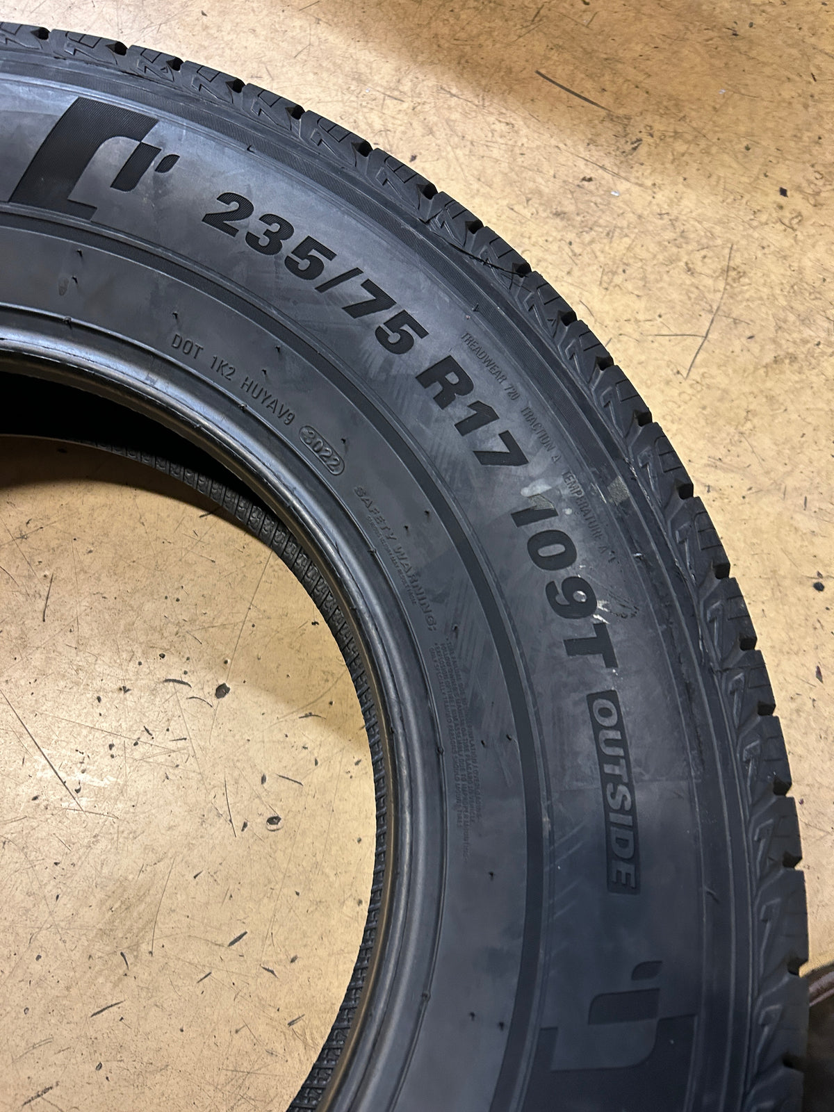 2 KUMHO CRUGEN HT51 BSW P 235 75 17 109T ALL SEASON TIRE 2231233
