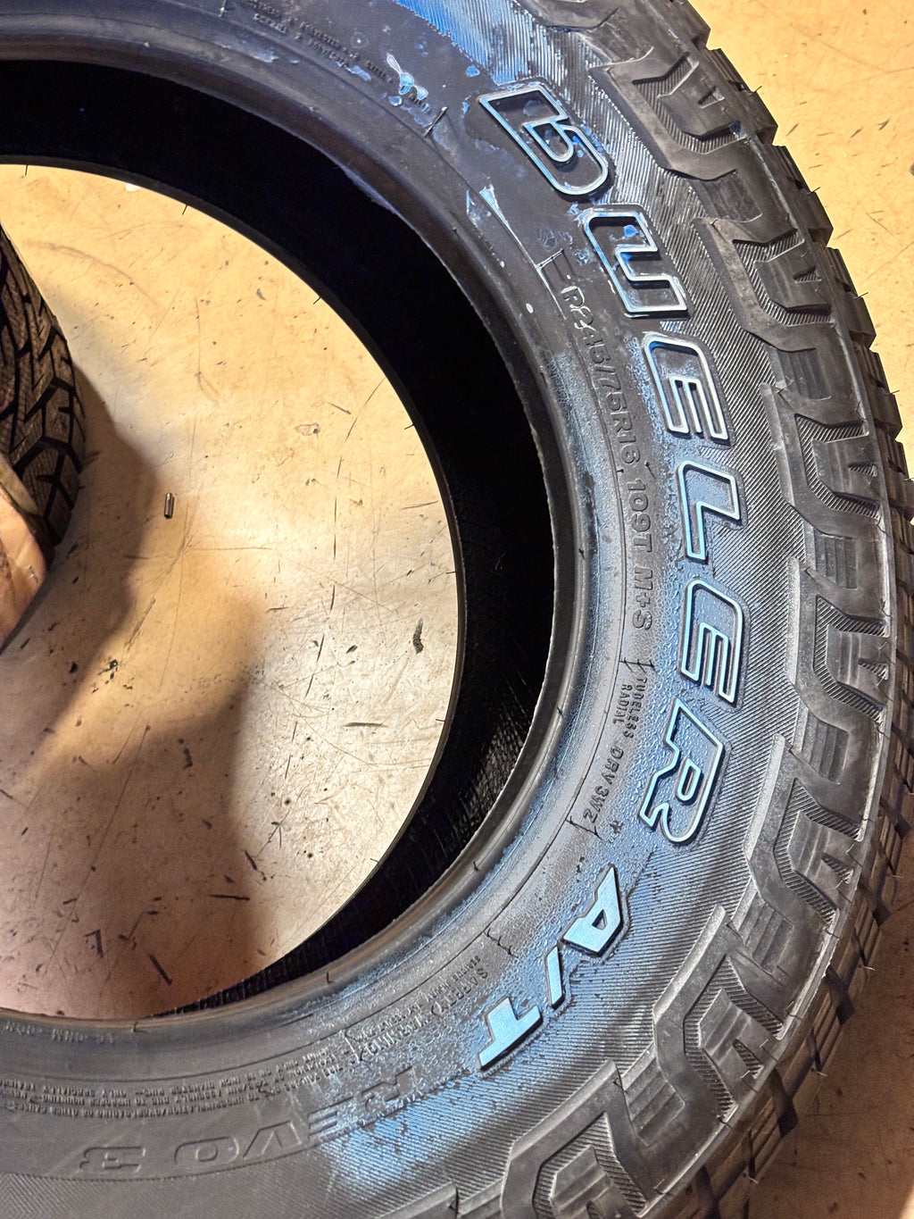 BRIDGESTONE DUELER A/T REVO 3 OWL  P 245 75 16 109T ALL TERRAIN TIRE 000037