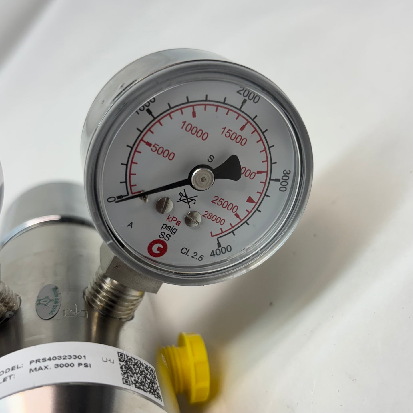 PROSPEC BY LINDE GAS REGULATOR MAX 300PSI MODEL PRS40323301 SERIAL:11091337