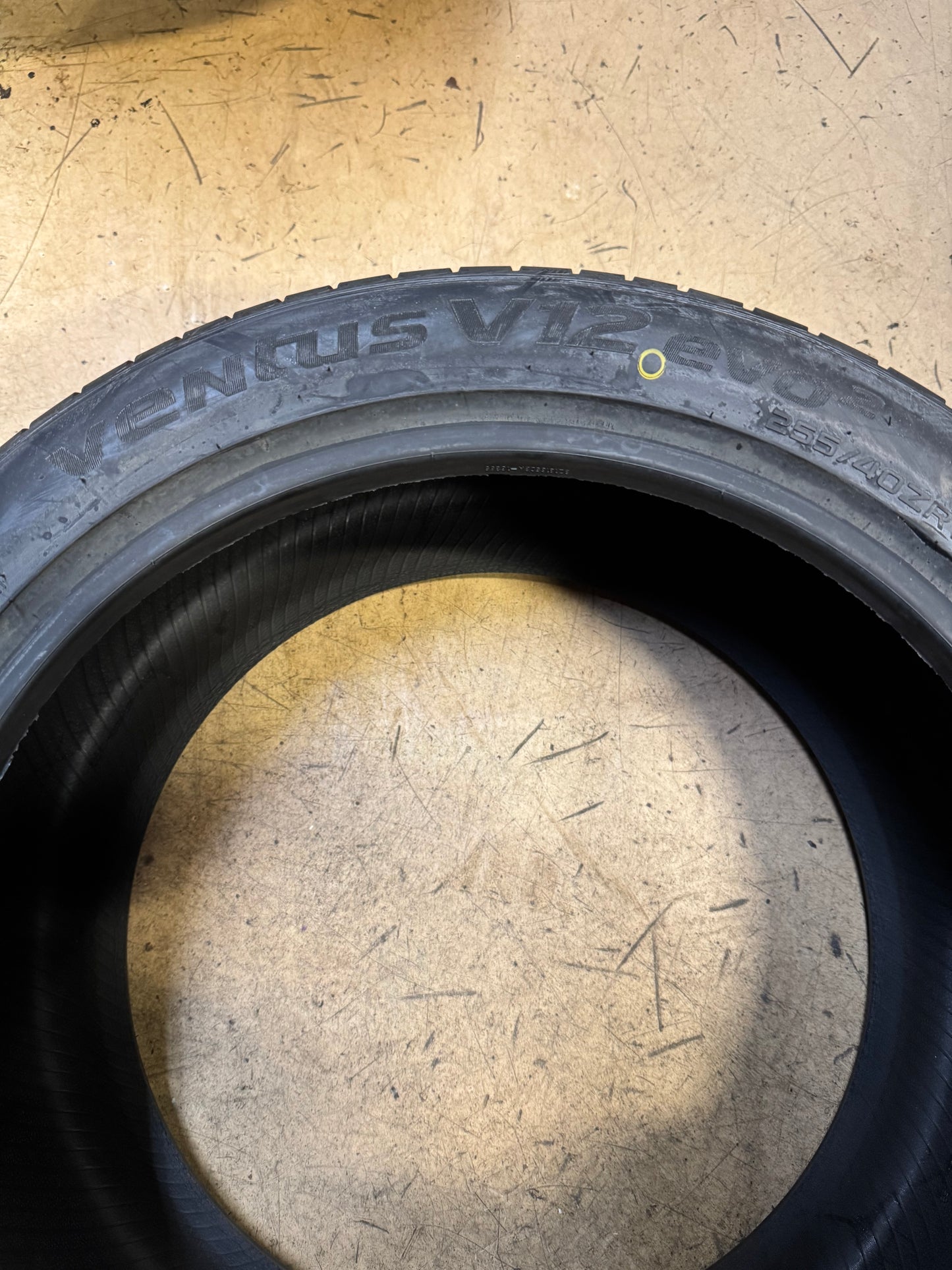2 NOS HANKOOK VENTUS V12 EVO2 BSW P 255 40 18 99Y XL UHP TIRE 1015252
