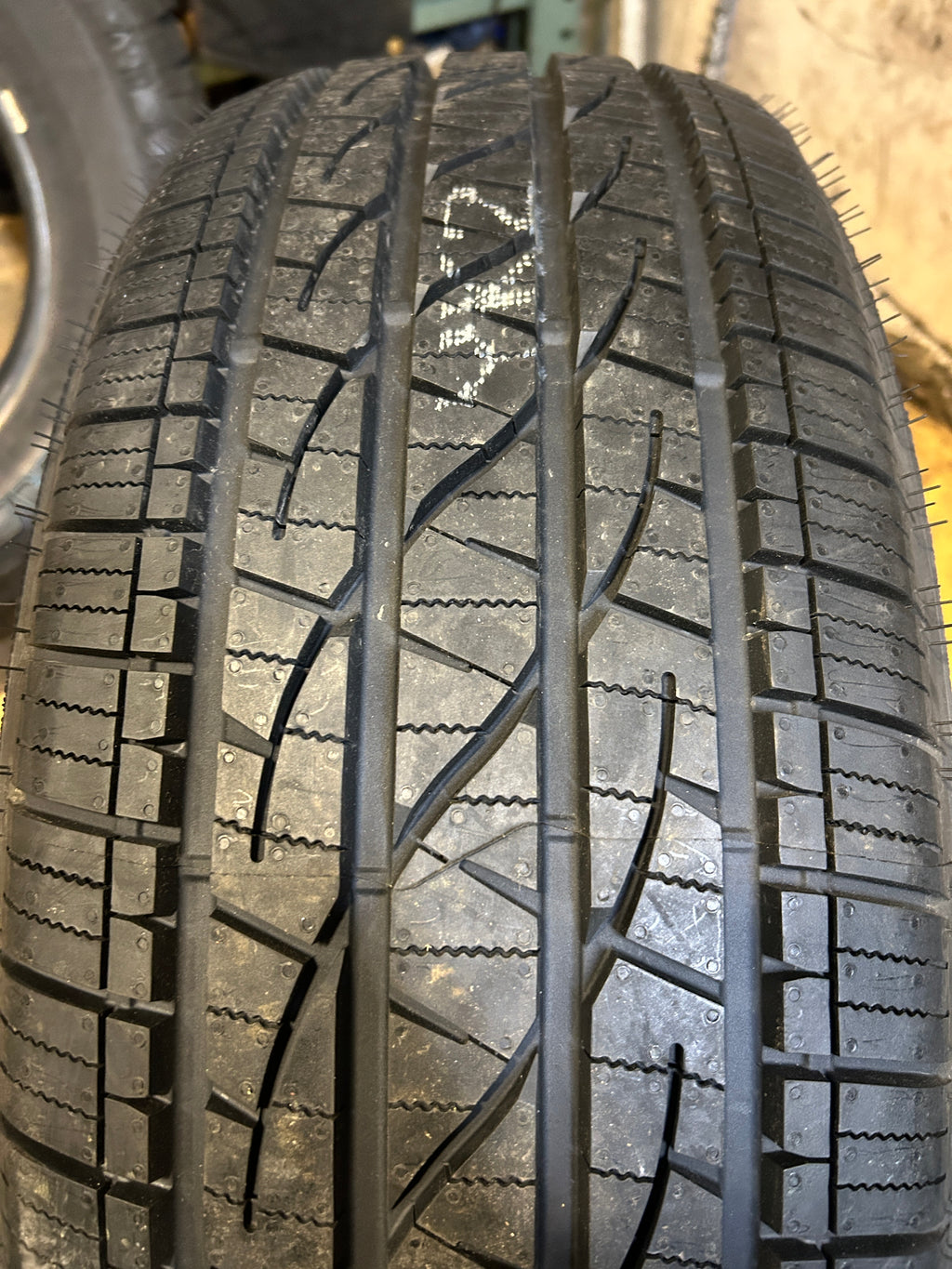 FIRESTONE DESTINATION LE3 BSW P 245 60 18 105H ALL SEASON TIRE 005384