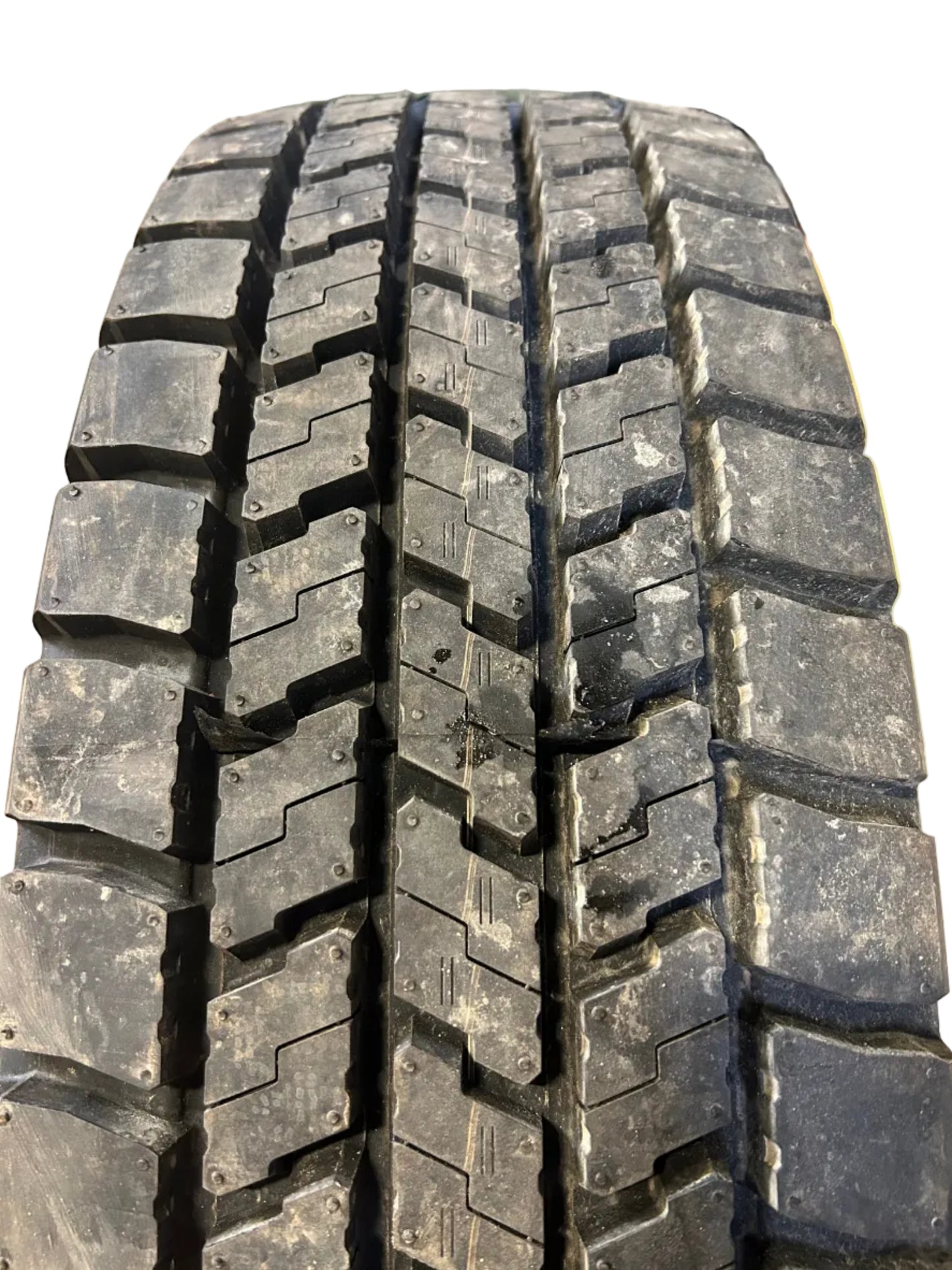 YOKOHAMA 714R BSW  225 70 19.5 128/126L 14PLY DRIVE TIRE 120171401