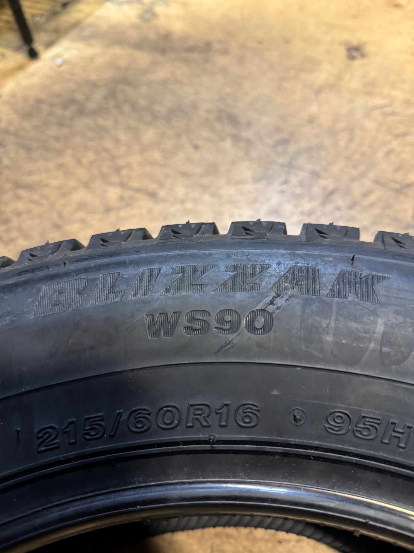 BRIDGESTONE BLIZZAK WS90 BSW P 215 60 16 95H WINTER TIRE 001137